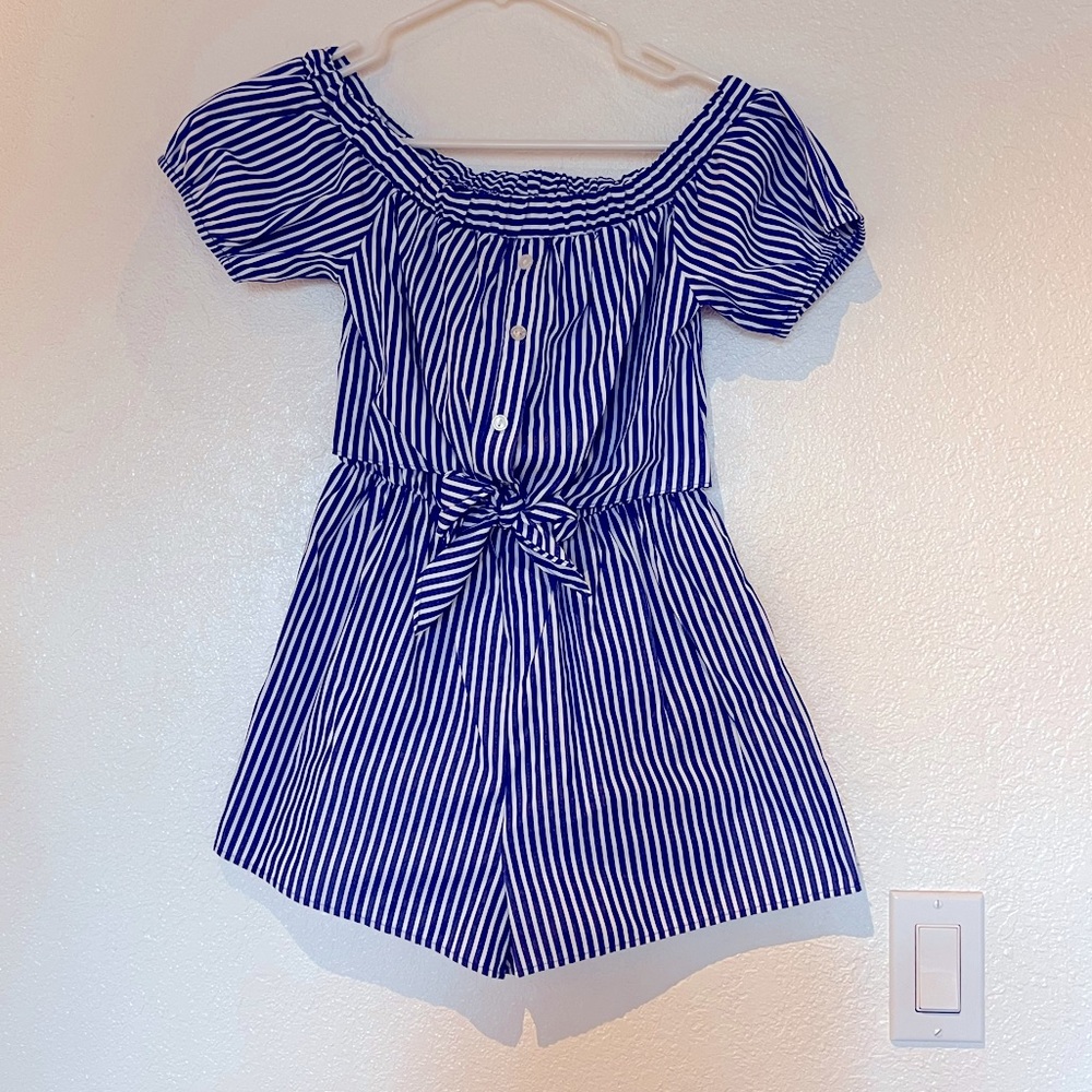 Very chic shirt jumper , size small .